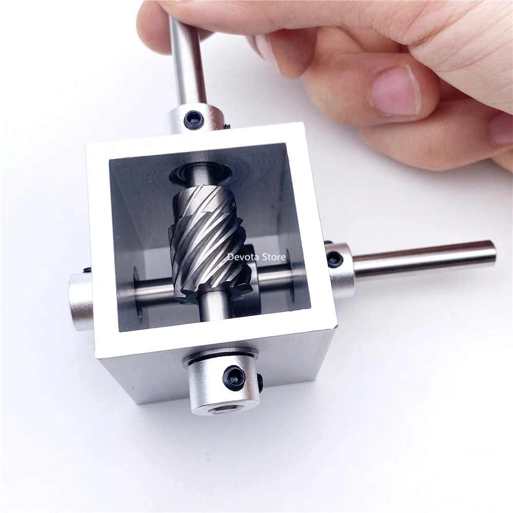 1: 2 Micro Right Angle Gear Reducer Accelerator 6MM 10/20 Teeth Aluminum Alloy Helical Gear Transmission Corner Device