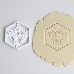 Honeycomb Pattern Cookie Cutter & Embosser for DIY Baking and Cake Decorating (01)
