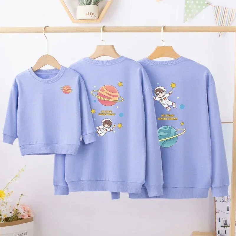 Conjuntos familiares a juego para Navidad e invierno, suéteres para parejas, camisetas con estampado de astronauta de dibujos animados, camisetas para madre e hija, sudaderas para padre e hijo