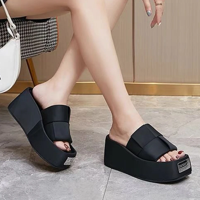 Women Summer Slippers Platform Metal Decoration Sandals Garden Shoes High Quality Slids Trend Comfortable Casual Outdoor Sandals 6