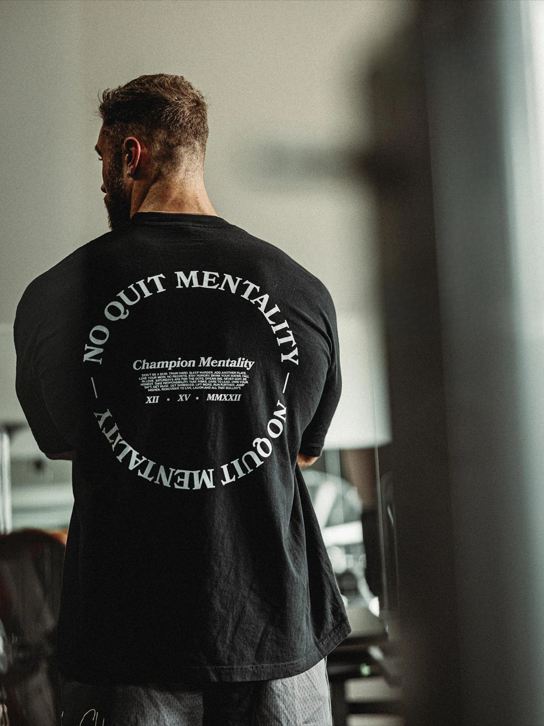 تي شيرت كريس الجديد لعام 2025 بدون توقف للياقة الب...