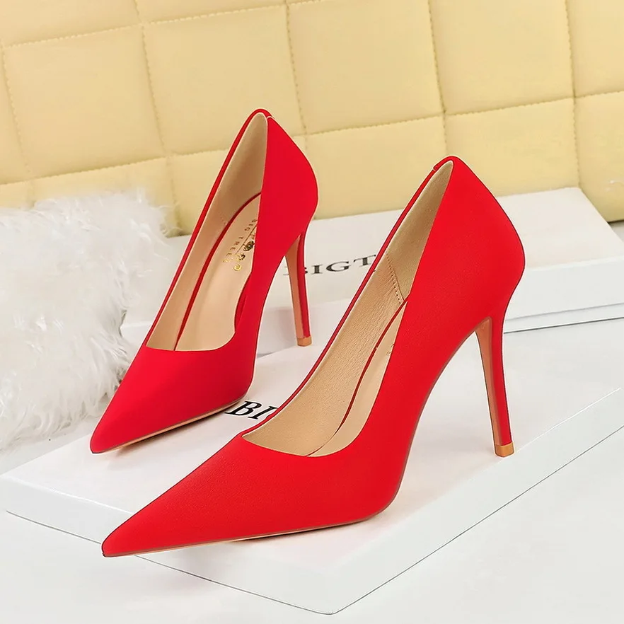 thumbnail image 1 of Zapatos de mujer de estilo minimalista, de moda, finos, con tacones altos, de boca poco profunda y punta puntiaguda, nuevos para primavera y otoño, 1 of 5