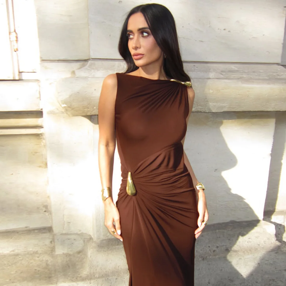 Women's Sleeveless Slim Fit Metal Decorated Wrap Sexy Pleated Dress Autumn 2025 Street Style Long Skirt High Waist round Neck - الصورة 2