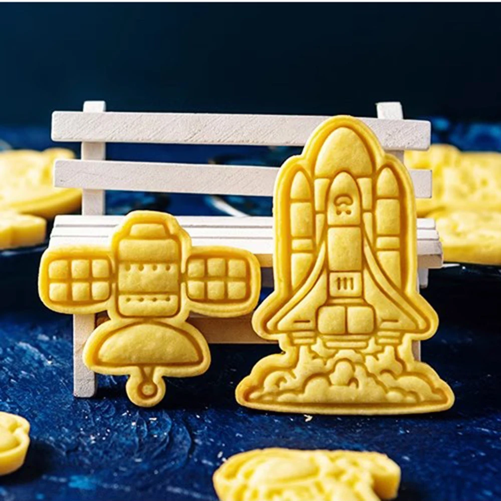 Cartoon Astronaut Cookie Mold 3D Dimensional Cake Cutting DIY Baking Tool