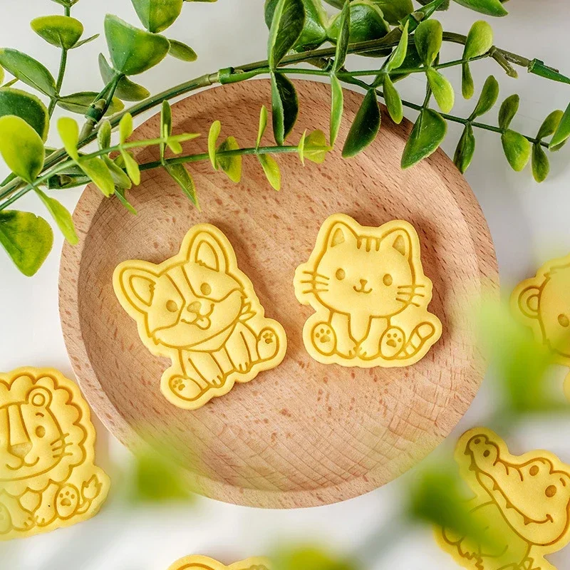 Cookie Cutter Baking Decorating Tools Cartoon Animals Cookie Cutter Jungle Animal Cute Tiger Lion Cat Dog Bear Elephant Biscuit Stamp Embossing Tools Cake Decoration