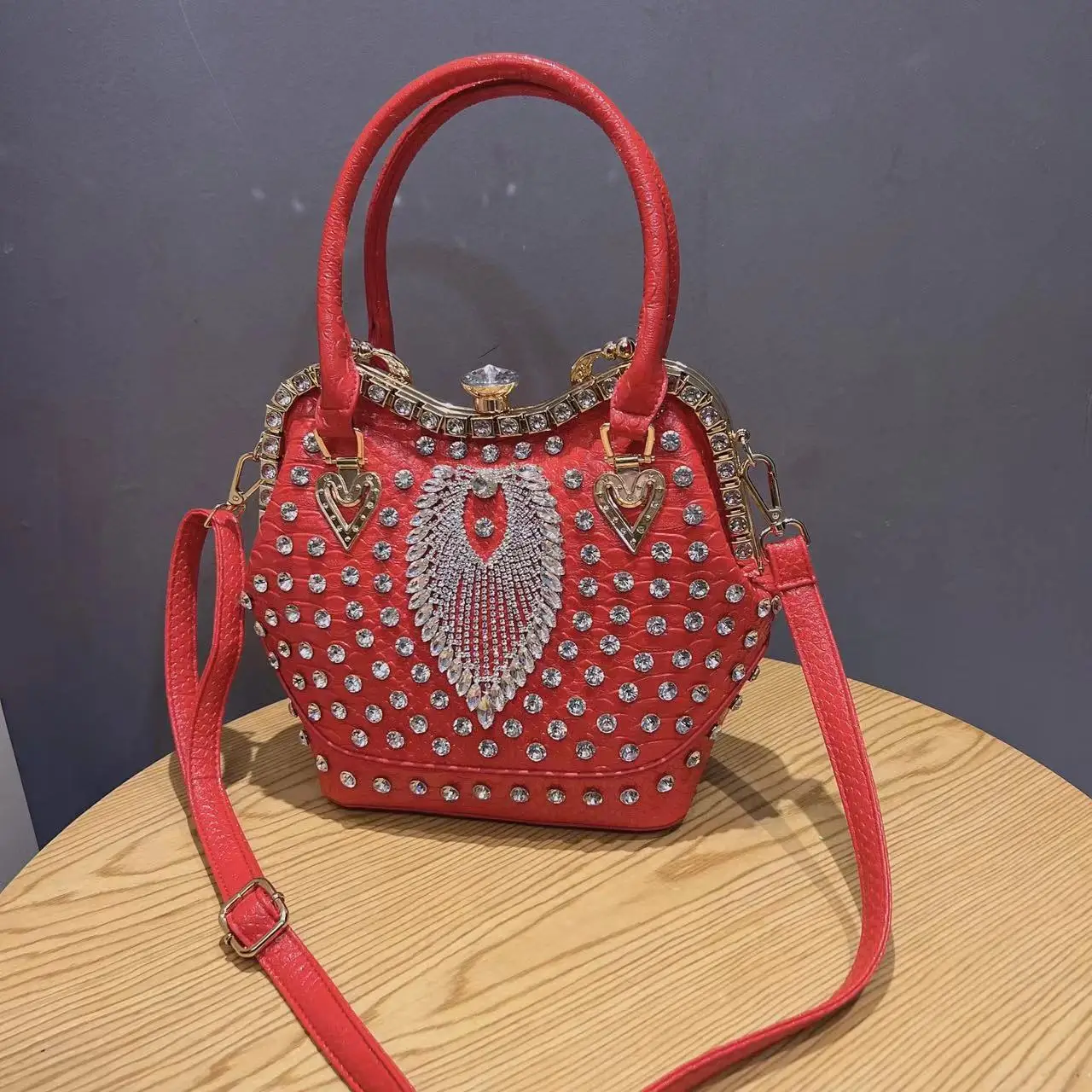 Petit Sac à Bandoulière Pour Femme AfitLulu - Motif Diamant, Cuir Synthétique Souple, Bandoulière Amovible - 19.5x13x1 Cm - 4