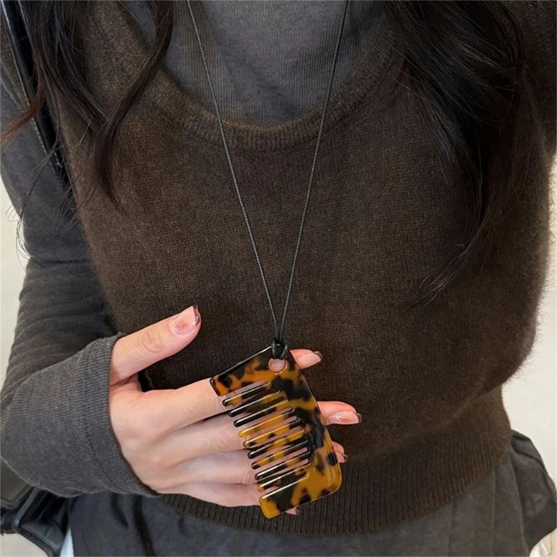 Fashionable Comb Pendant Necklace for Styling Fringe Portable Sturdy Acrylic Jewelry Accessory for Women Ladies Daily Use 3