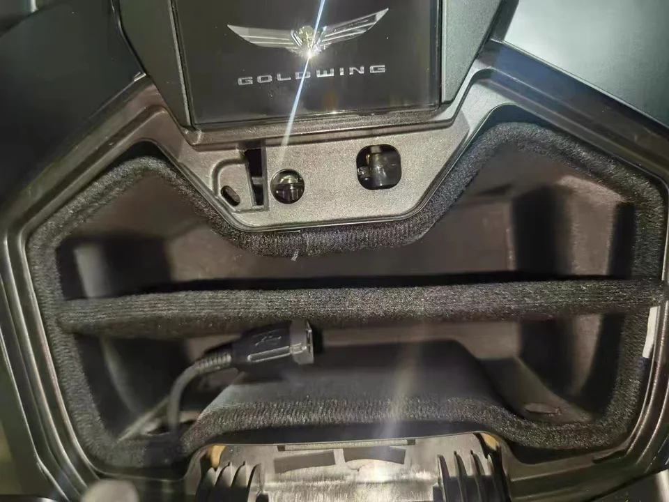 Panical Cassetto Portaoggetti Per Console Centrale Con Rivestimento, Compatibile Con Honda Gold Wing GL1800, GL1800B F6B DCT Tour 2018-2023, Colore Nero, (Senza Airbag)