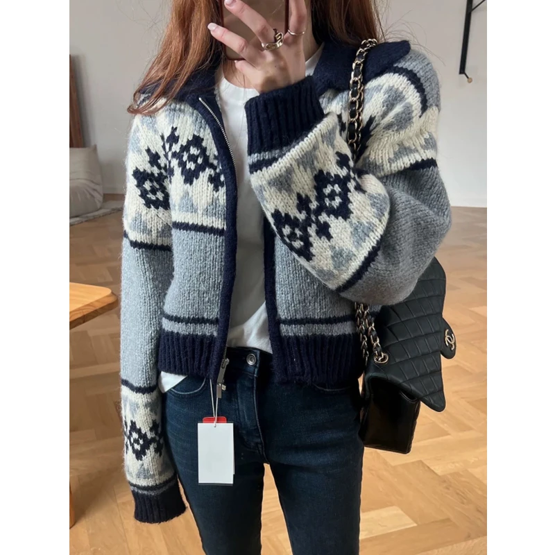 New Autumn and Winter Women's Clothing Retro Lapel Zipper Long-sleeved Sweater Fashionable and Elegant Knitwear Cardigan Jacket