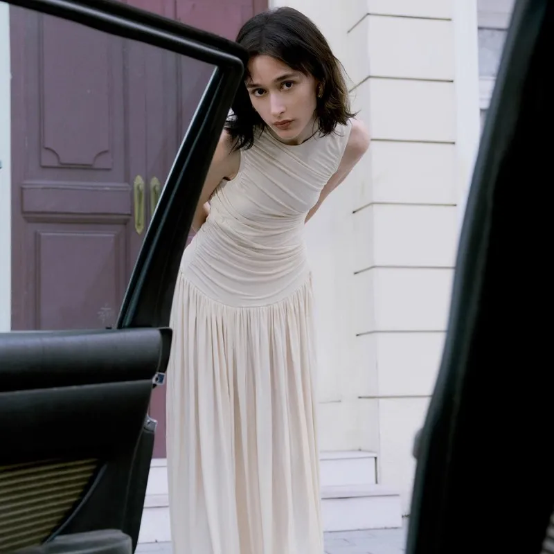 White Round Neck Vest Dress For Women'S Summer New Design With Pleated Sleeveless Slim Fit And Minimalist Long Skirt 5