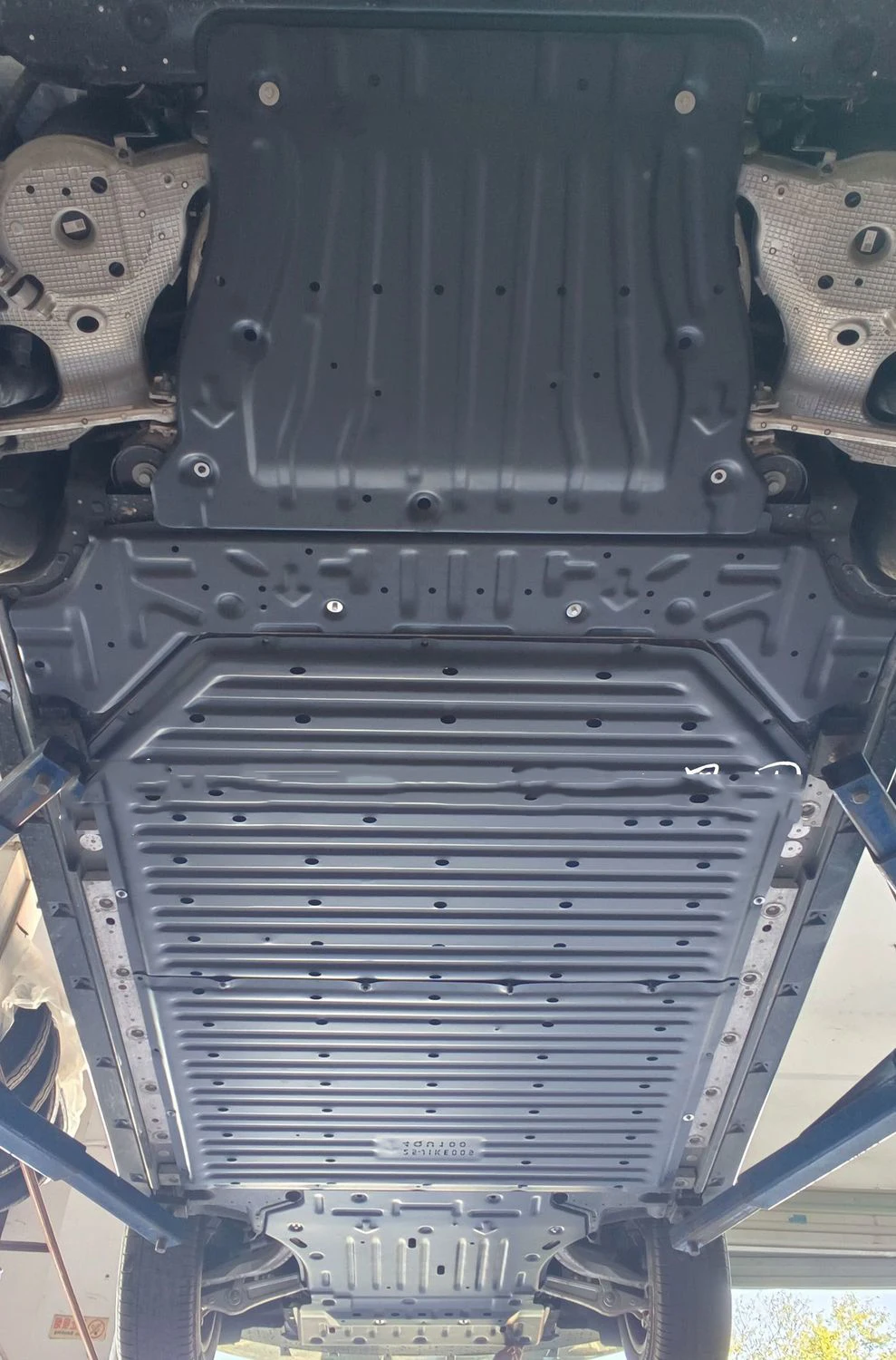 car engine motor battery protection plate Chassis armor shield for zeekr 009 auto modify refit