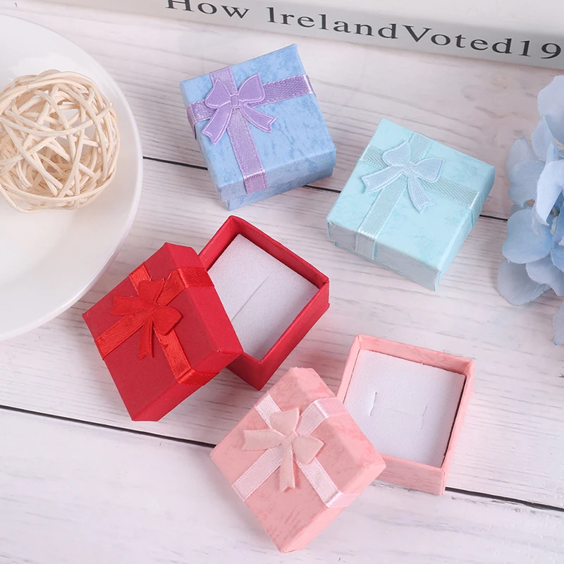 Welke maten zijn beschikbaar voor groothandel sieraden geschenkdozen