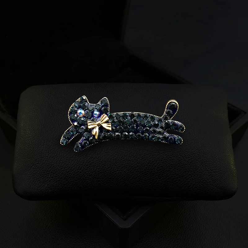 1895 Cute Blue Cat Brooch Exquisite High-End Retro Crystal Kitten Corsage Clothes Accessories Women's Suit Neckline Pin Jewelry