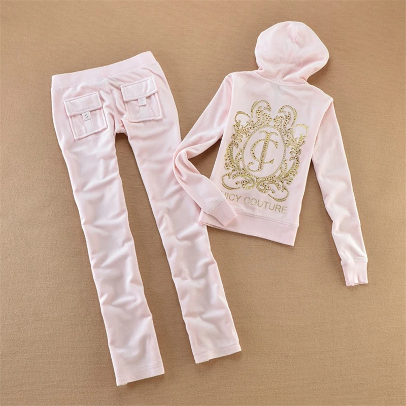 Рисунок 2 - Женский Бархатный спортивный костюм