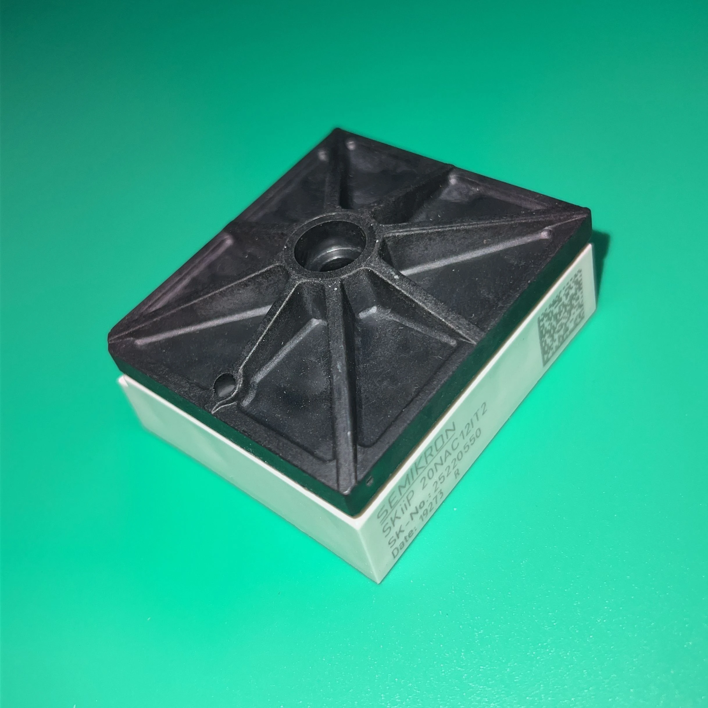 

Электронные компоненты SKiiP20NAC12IT2 силовые модули IGBT