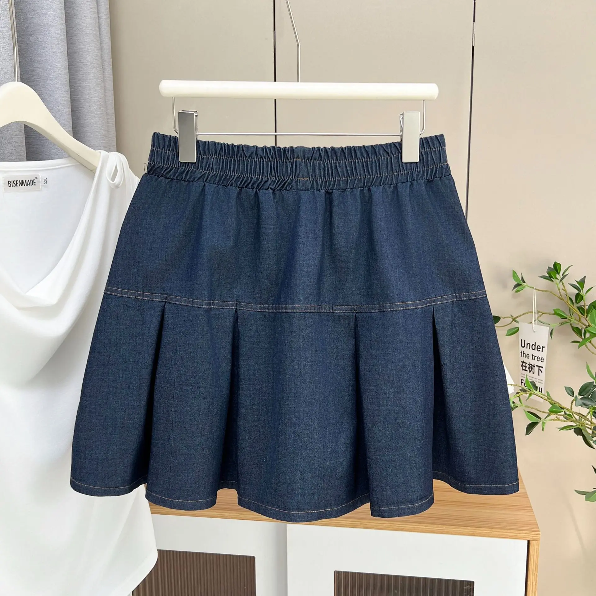 Summer New Plus Size Denim Skirt Women's Wear 100KG Fashion Sweet Thin Pleated Bottoms 1667
