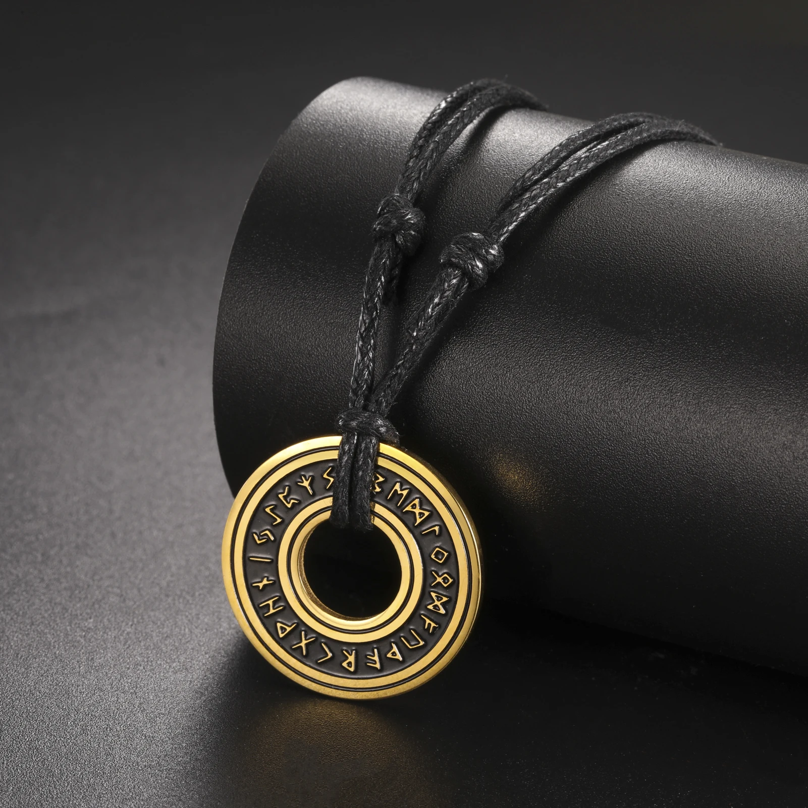 COOLTIME Vintage Nordic Rune Halsketten Edelstahl Kreis Talisman Anhänger Futhark Runen Halskette Elder Schmuck Geschenk – Detail 6
