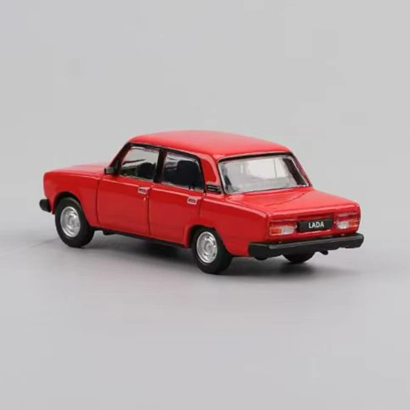 Perka Model Alloy 1:64 Scale LADA 2105 2101 Classic Sedan Car