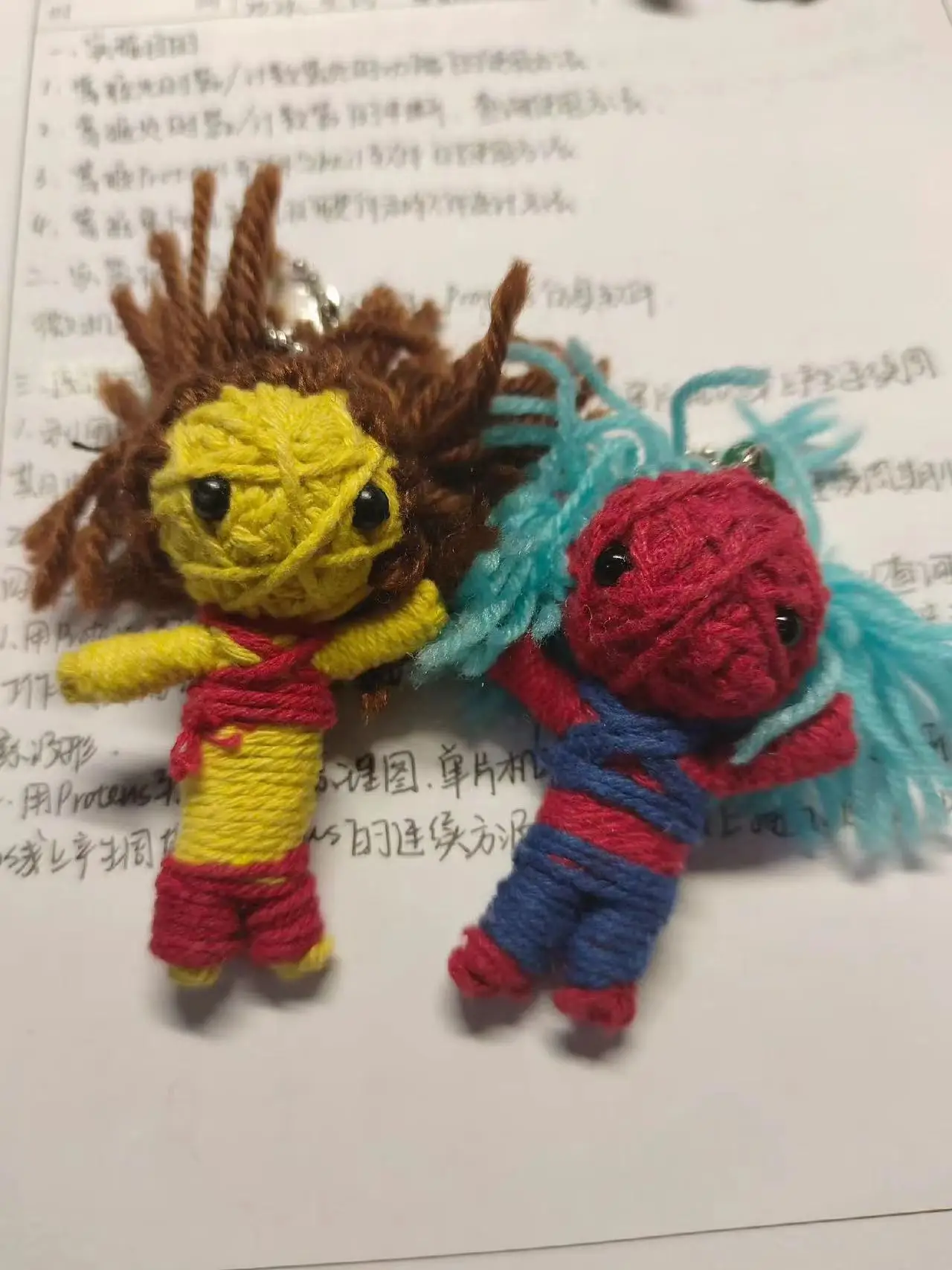 100pcs revenge voodoo game keychain, lucky Halloween luggage bag, gift accessories mini gift, stuffed toy Thai curse doll