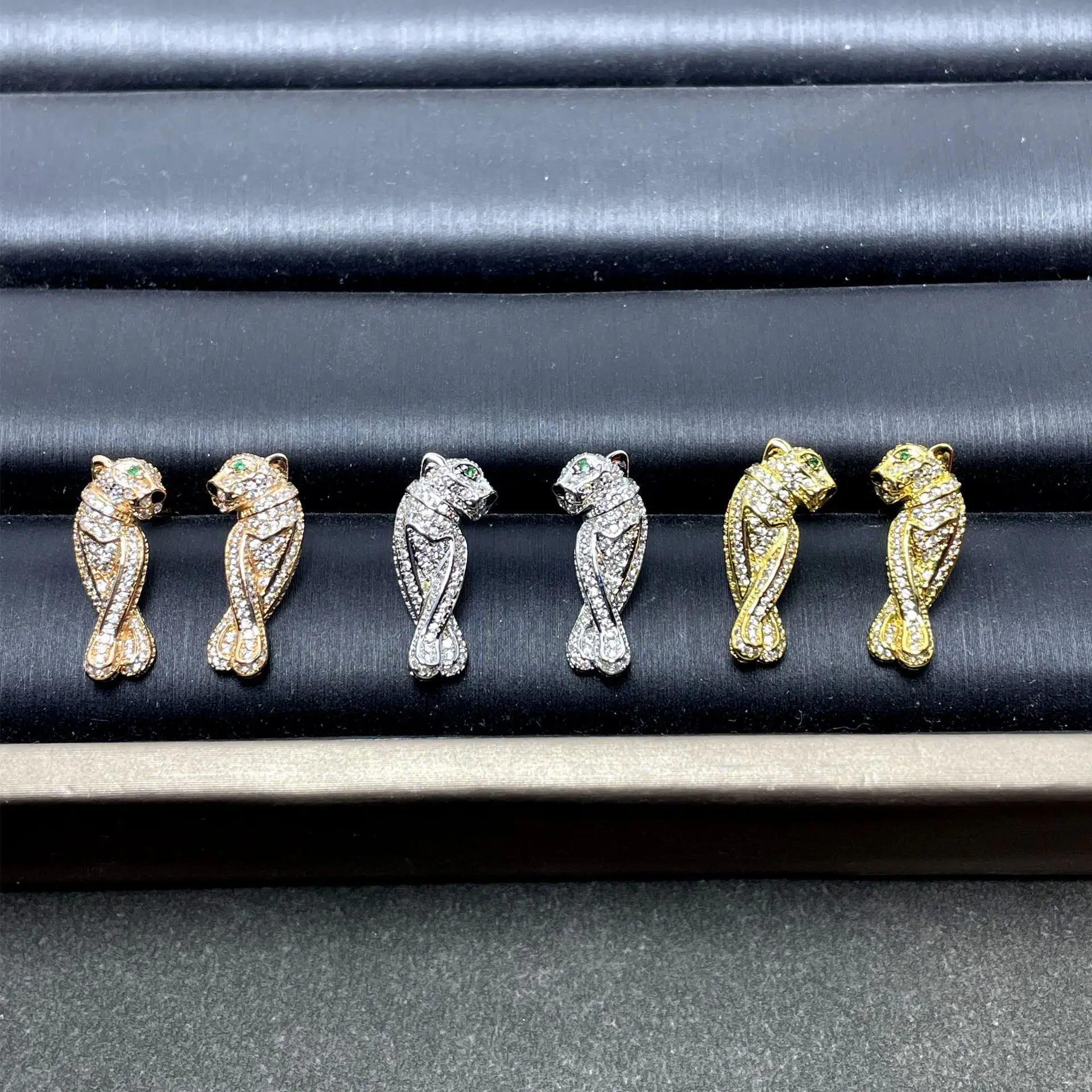 

The new 925 sterling silver Leopard earrings for ladies fashion temperament delicate luxury brand jewelry party Christmas gift