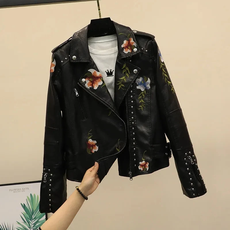 

2024 Spring New Korean Slim Jacket Womens Fashion Versatile Rivet Outerwear Embroidery Washed Long Sleeve Short PU Leather Coat