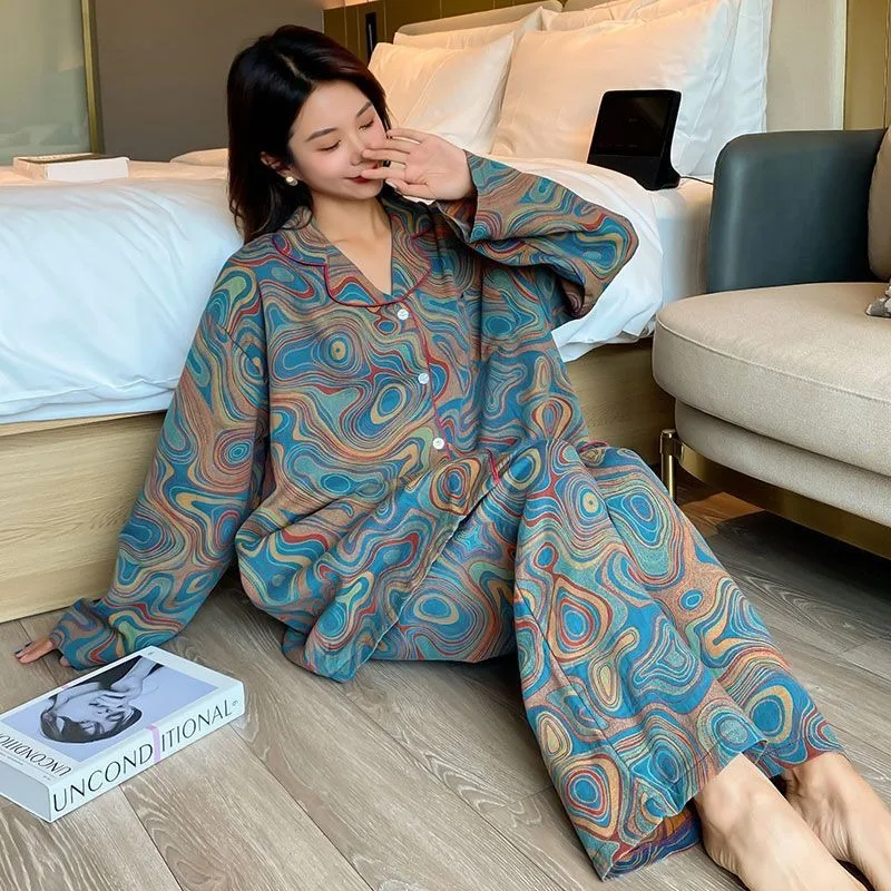 2023 New Extra Large Autumn Long Sleeved Loungewear Design Printed Pajamas Women Loose Fitting Homewear Set V-neck Sleepwear