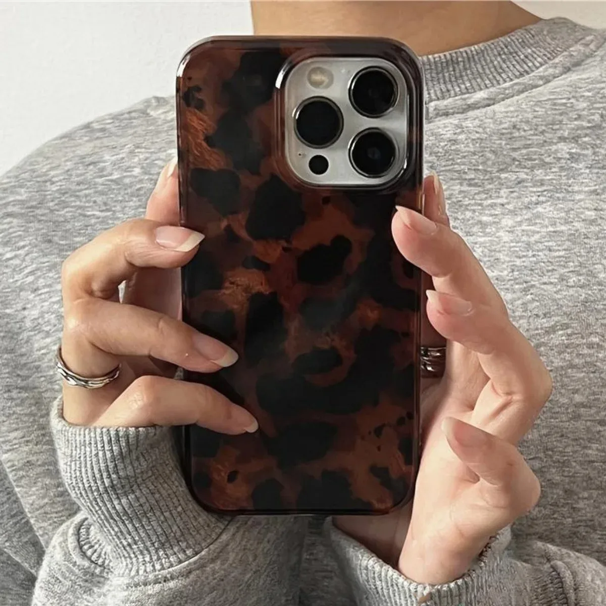 Retro Amber Texture Laser Phone Case - Stylish Leopard Print Soft Cover