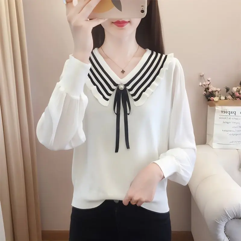 

Spring and Autumn 2023 Doll Neck Women's Chiffon Shirt Simple Lantern Sleeve Gentle Splice V-neck Knitted Top B610