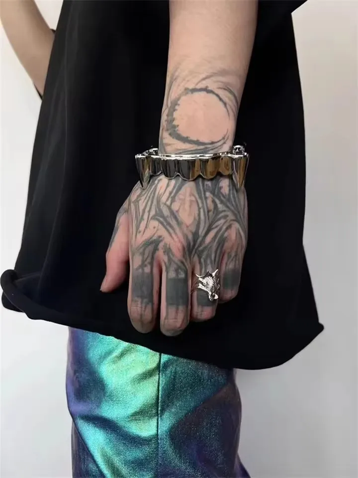 Extravagantes Trendiges Hip-Hop-Punk-Ornament Vampirzahn-Armband für Paare, Street-Party-Armreif für Damen und Herren, Charm-Schmuck-Geschenk – Detail 7