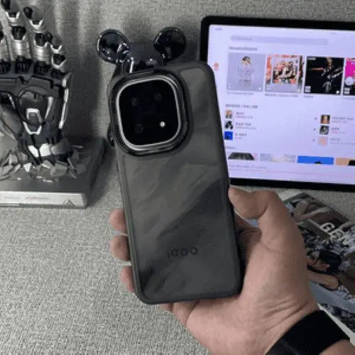 Magnetic Transparent Frosted Shockproof Silicone Phone Case with Electroplated Frame