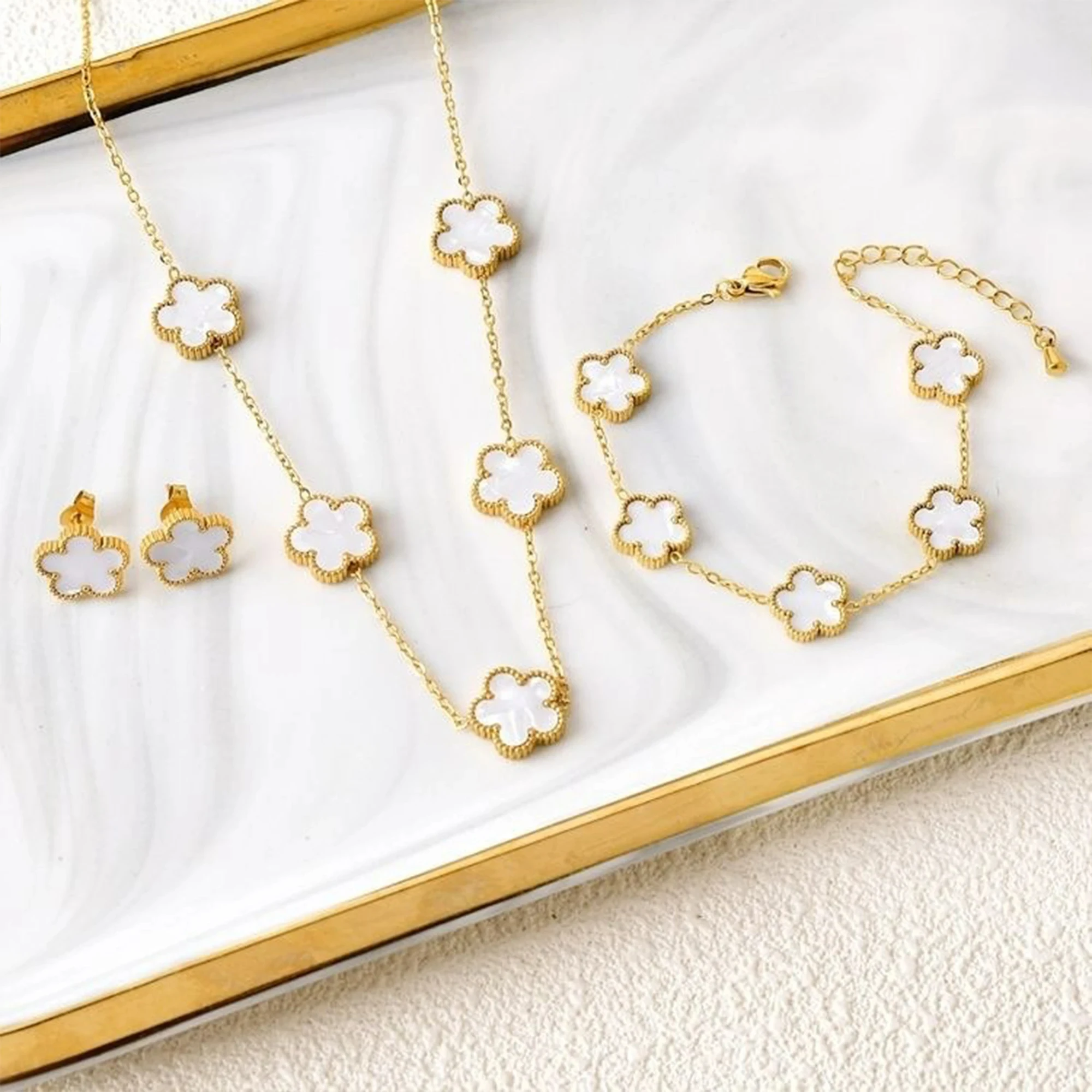Popular clover clover stainless steel bracelet necklace earrings jewelry set luxury ladies high quality party jewelry gifts