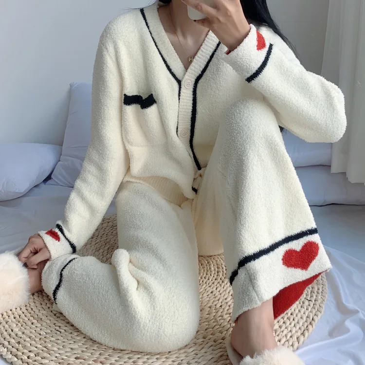 

Женская зимняя пижама из кораллового флиса с длинным рукавом и принтом Love