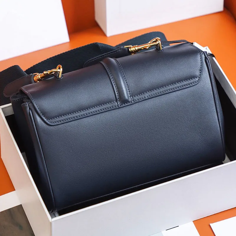 

Top Cowhide Postman Bag Oil Wax Real Leather Chain Retro Wandering Bag One Shoulder Messenger Side Bag for Ladies