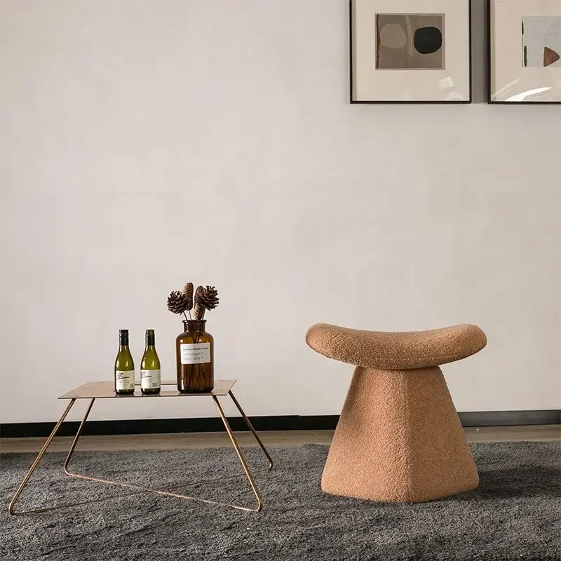 

Nordic Creative Shoe Changing Stools Modern Little Footsteps Bedroom Lamb Fleece Makeup Chairs Ottomans Living Room Furniture