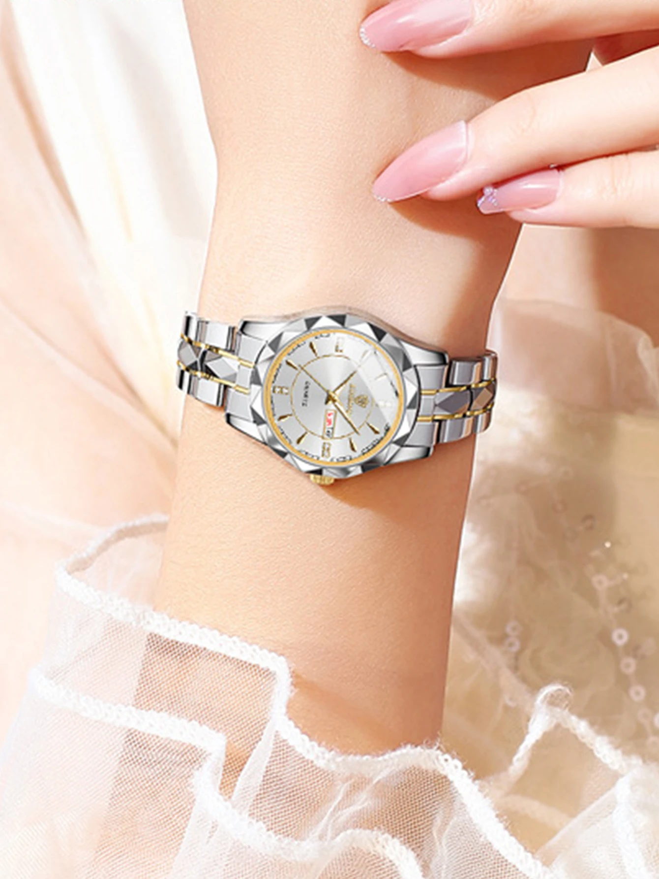 Luxury Women's Quartz Watch – Elegant Waterproof Design with Luminous Dial, Perfect Gift