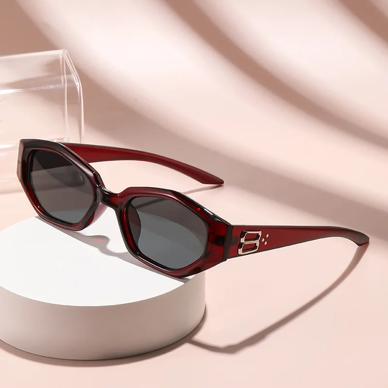 Polygon Retro Sunglasses - Chic Small Square Frame with Slimming Effect