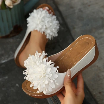 New Summer Women's Flower Decoration Wedge Sandals Open Toe Slip-On Comfortable Breathable Casual Outdoor Shoes Non-Slip Sole