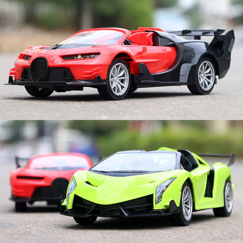 Voiture RC Drift 4WD rouge avec ses phares LED allumés, posée sur une surface de drift.