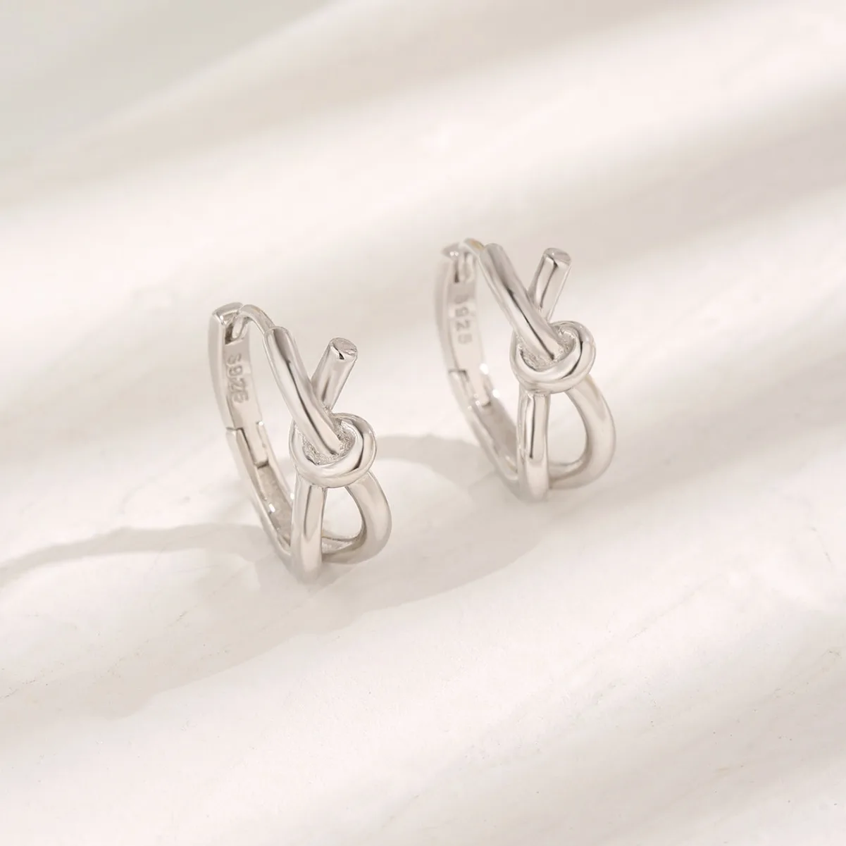 

European and American Amazon cross-border minimalist retro earrings, new trendy and creative bow Australian jewelry