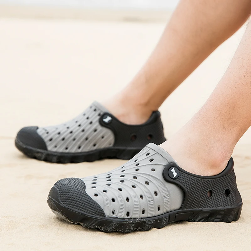 

Summer Men Rubber Beach Sandals Mens Clogs Garden Shoes Clog Zuecos Hombre Outdoor Slip on Breathable New 2023