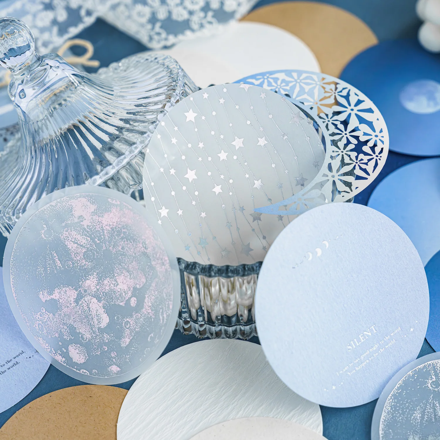 

Vintage Multi-material Paper Circular Round Decorative Stationery Scrapbooking Diary Lable Retro Moon Hollow Material Paper