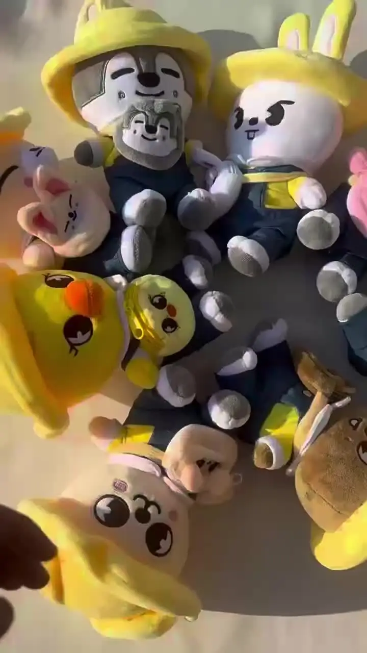 Stray Kids SKZ Kindergarten Sitting Doll SKZOO FELIX Hat