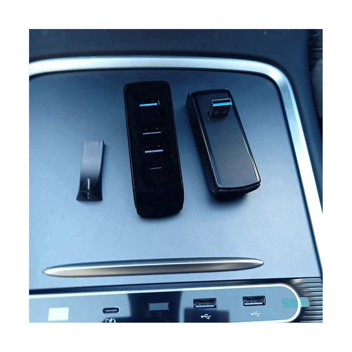 

Glove Box USB Hub for 2021-2023 Tesla Model3, Model Y Expansion Dock