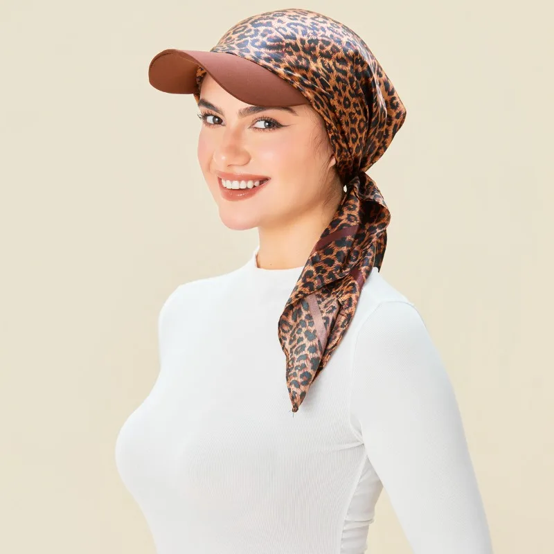 Damen-Baseballmütze aus Seide mit Blumendruck und quadratischem Schal, multifunktionale Baseballmütze für den täglichen Gebrauch, Party und Versammlung – Detail 2
