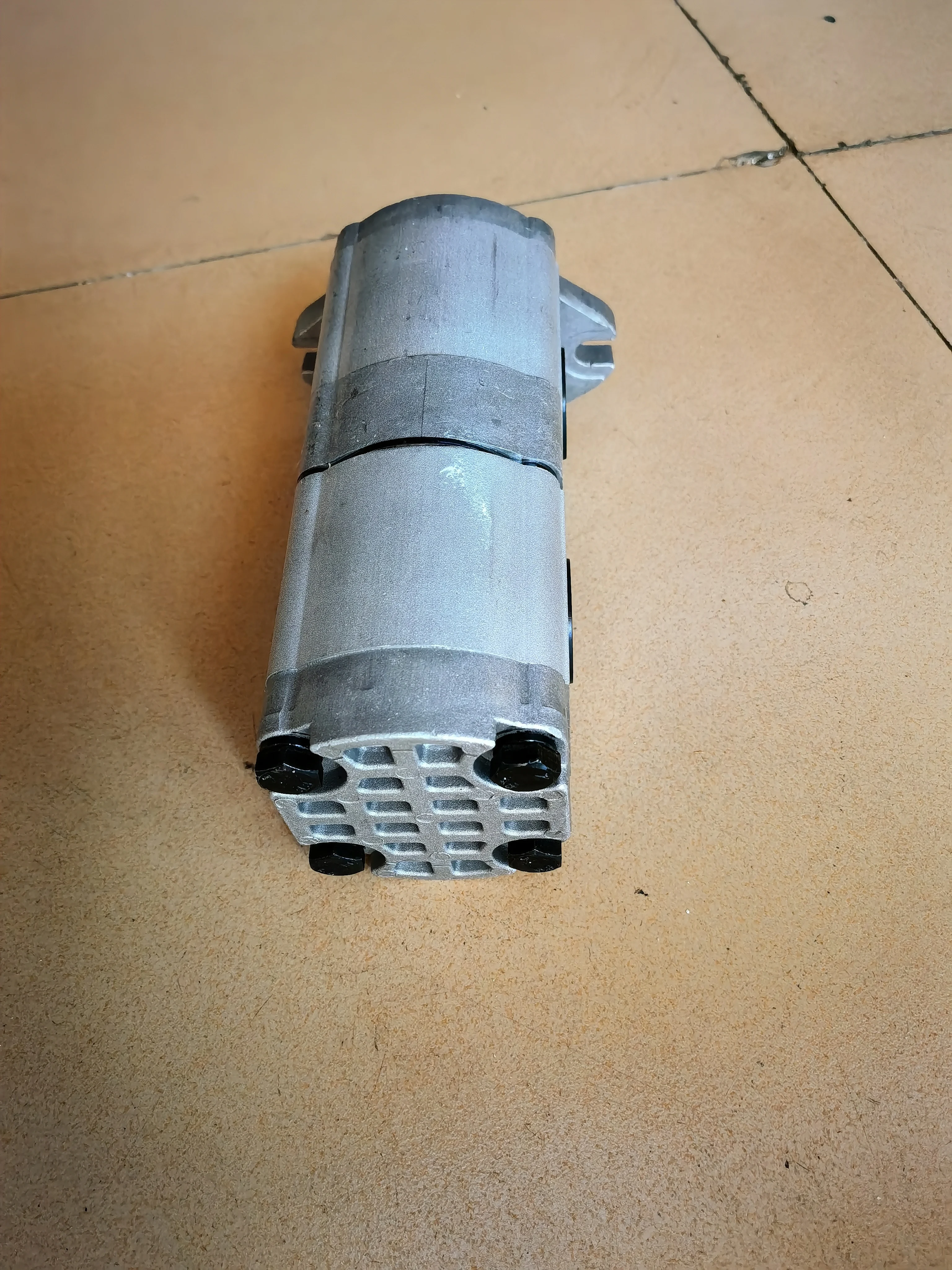 ユキ 4398514 SWING MOTOR FITS HITACHI ZX200 ZAX200-3 ZX210 ZAX210