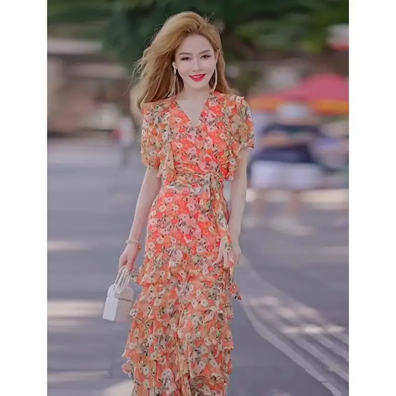 

2023 South Korean fashion new senior sense waist temperament V-neck chiffon thin young floral dress Bohemian style women's wear