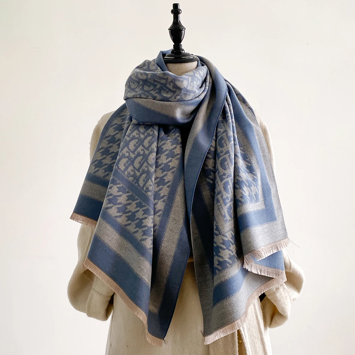 New Elegance Houndstooth Two-Sided Print Scarf Warm Fringe Pashmina Shawl Autumn and Winter Outdoor Coldproof Windproof Blanket