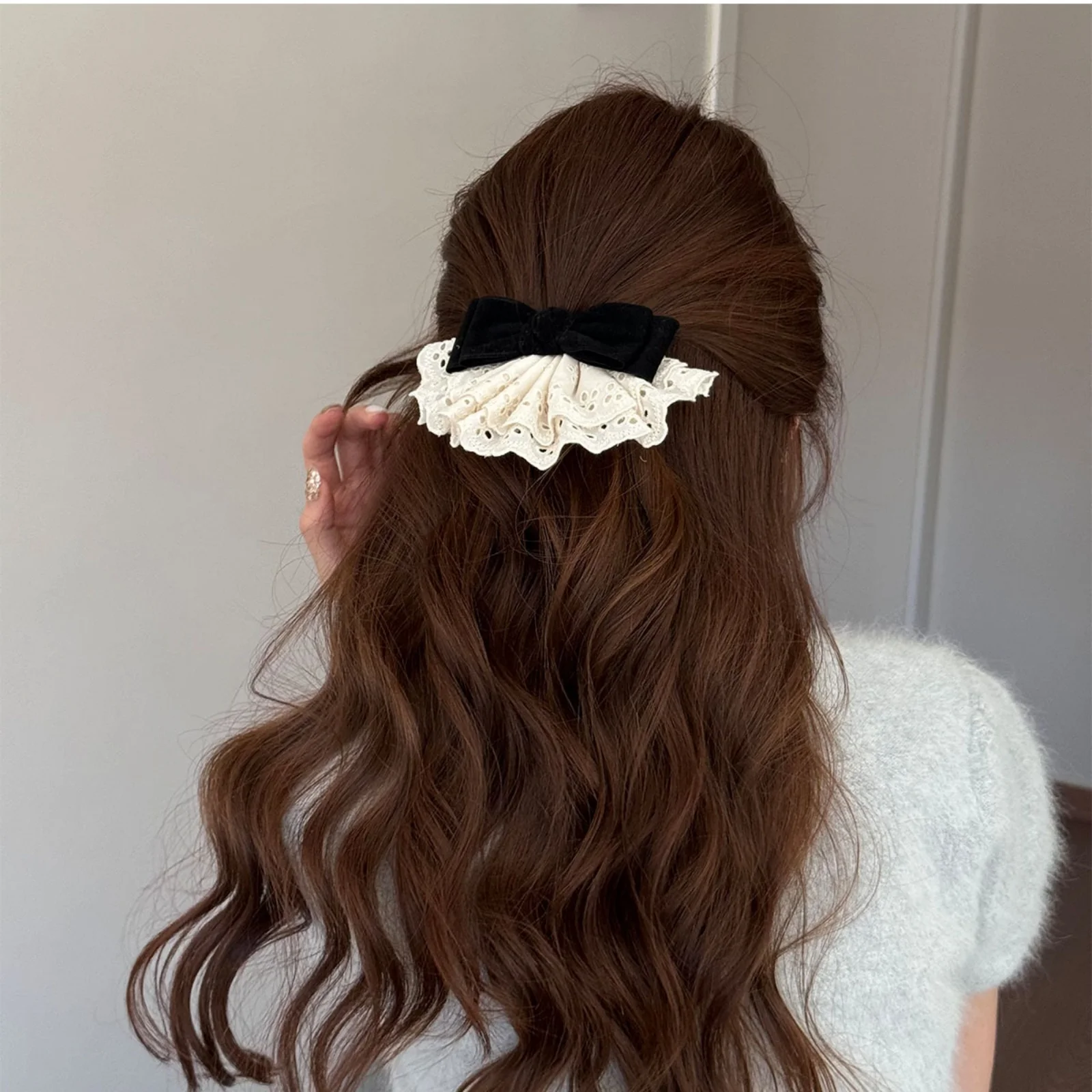 1PC Ins Style Black Velvet Bow Hair Claw, Cream Lace Ruffled Hair Clip For Women, Elegant Retro Hair Accessory
