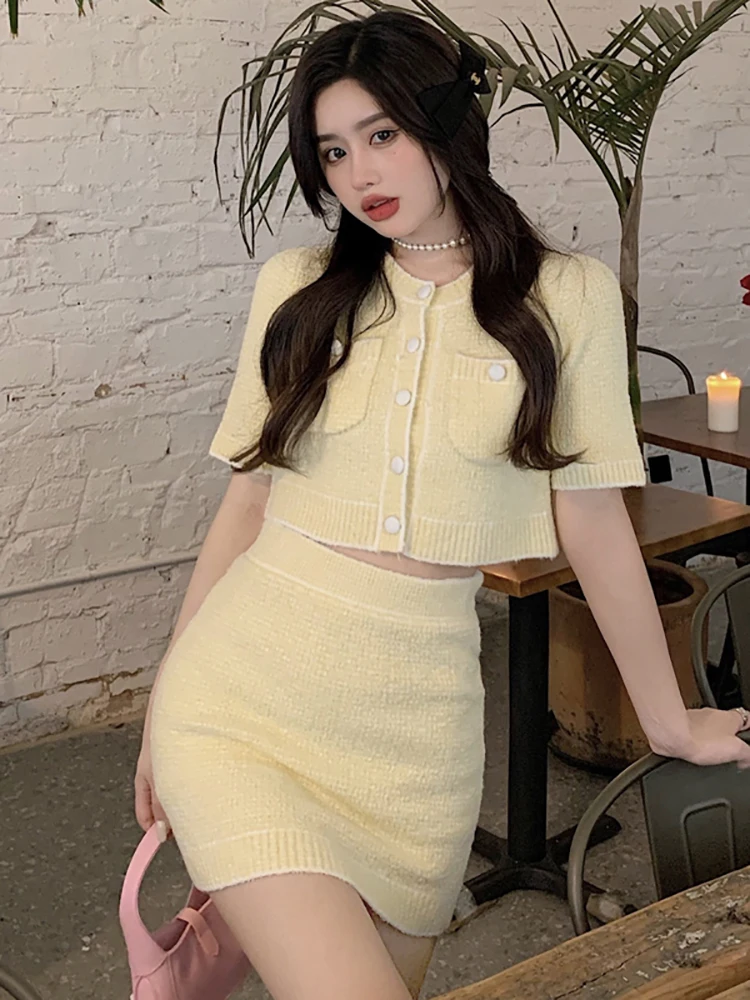 

2022 Spring Summer Women's Suits with Skirt Knitted Short Sleeve Sweater Skirt 2 Piece Set Chic Elegant Fashion Sexy Outfits