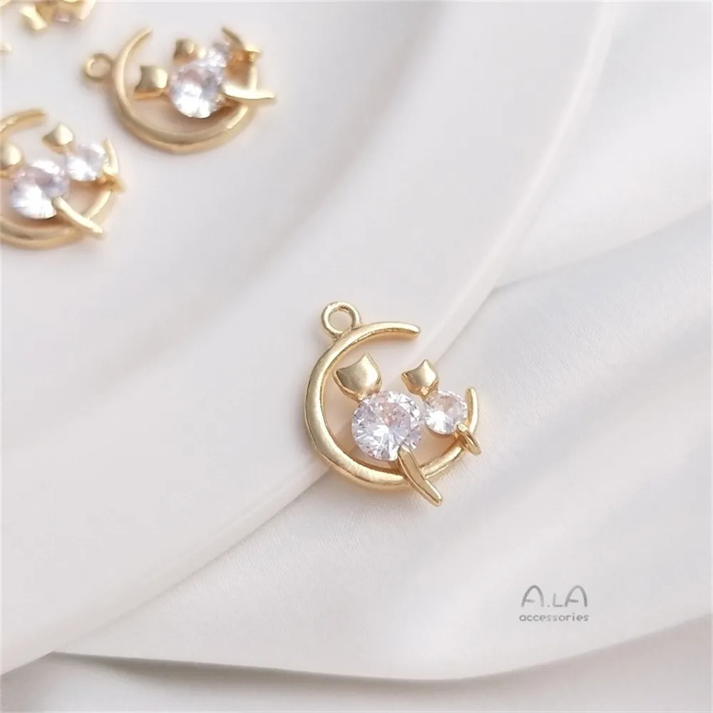 Рисунок 3 - Подвеска в виде полумесяца с цирконом